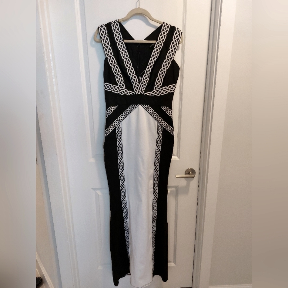 Fashion Nova  Black/White gown